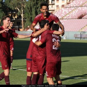 Reggina, ottobre di fuoco: cinque partite, quattro in trasferta per gli amaranto