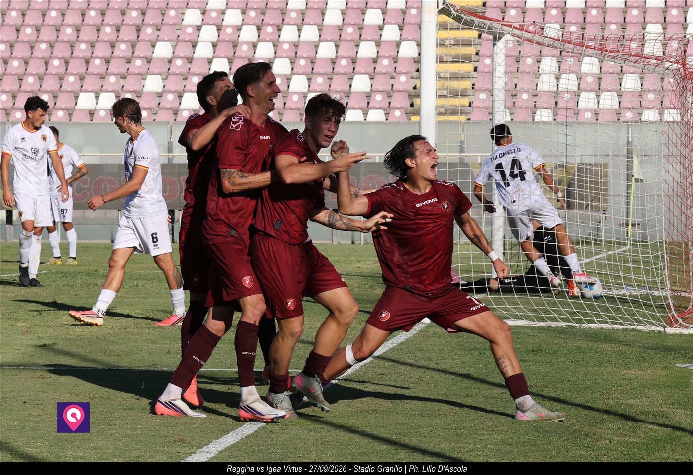 Esultanza goal Toscano Reggina