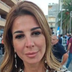 Suppletive, Siracusano punge Vannacci: ‘Se scelgo la minigonna, lo decido io…’