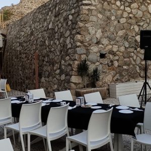 Feste Mariane al Ninni’s Bar: panini della tradizione e musica tutte le sere