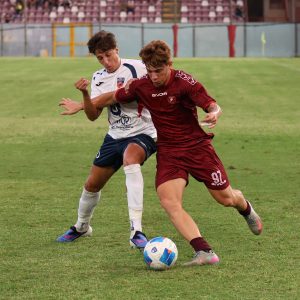 Primo tempo: la Reggina soffre ma poi tira fuori la qualità e trova due reti