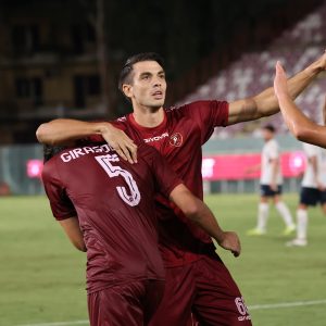 Reggina: Domenico Girasole lontano dal ‘rumore’. Le risposte sul campo e con un post