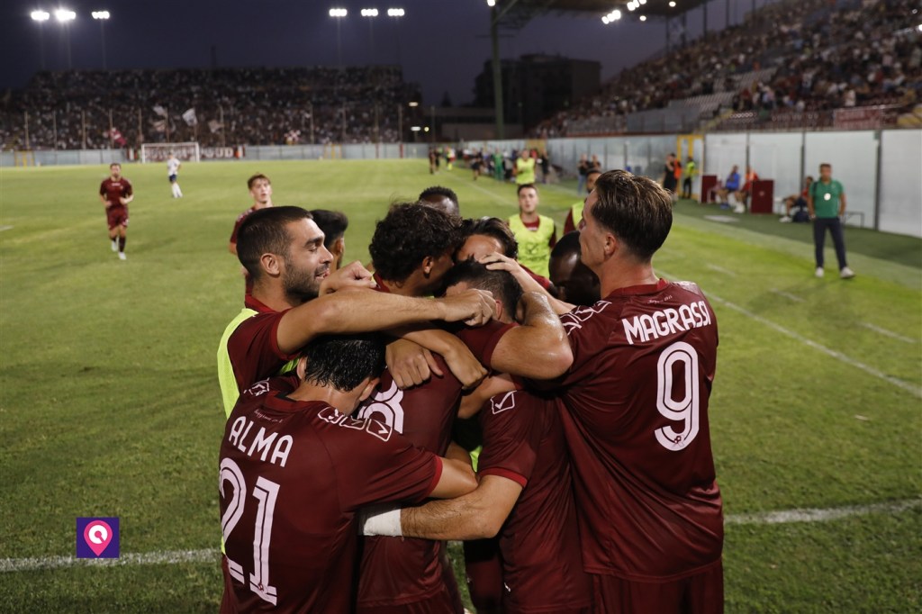 Reggina esultanza giocatori