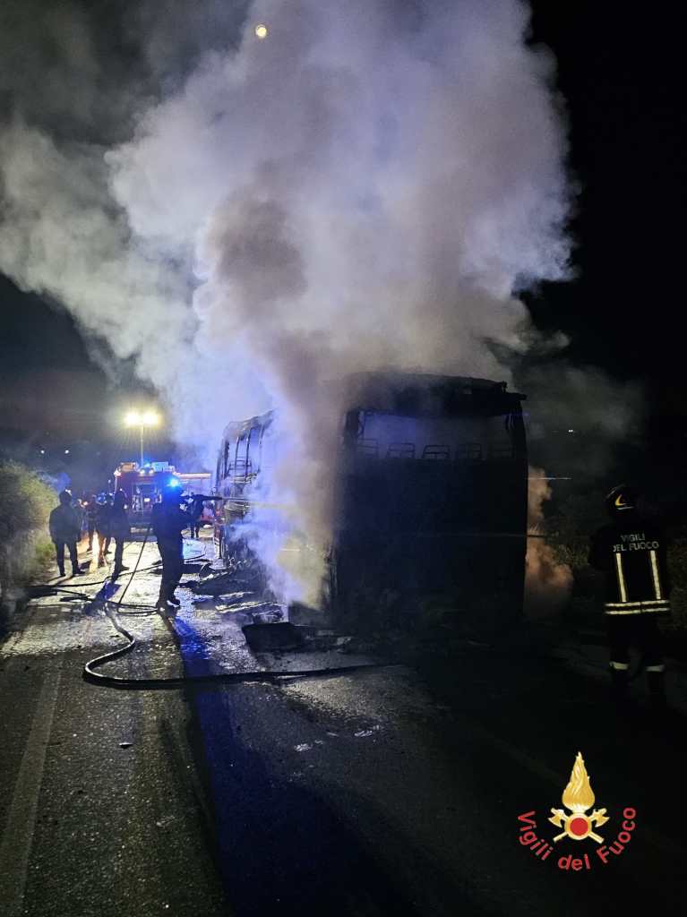 incendio autobus scuola guida soverato