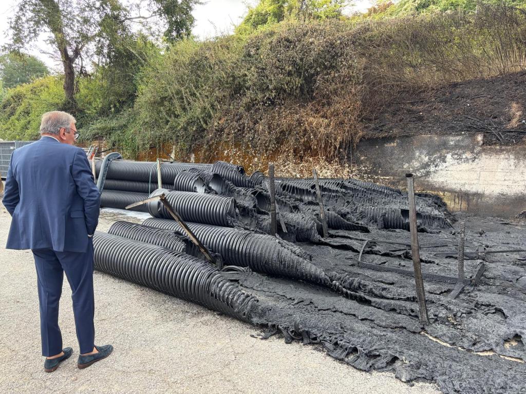 incendio cantiere maione ()