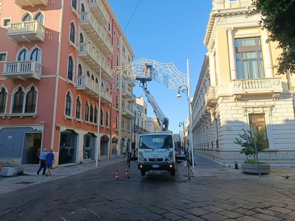 lavori luminarie feste mariane ()