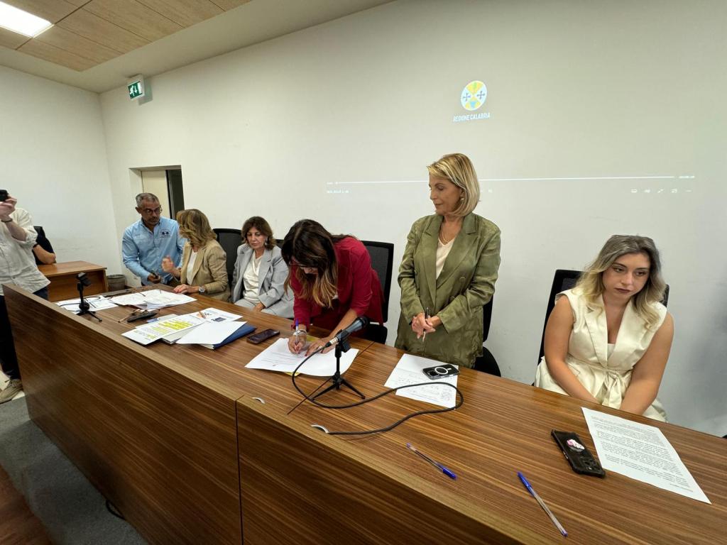 violenza di genere calabria straface ()
