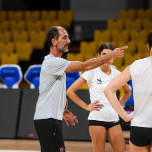 La Puliservice Volley pronta al debutto: Mister Azzarà carica le sue ragazze