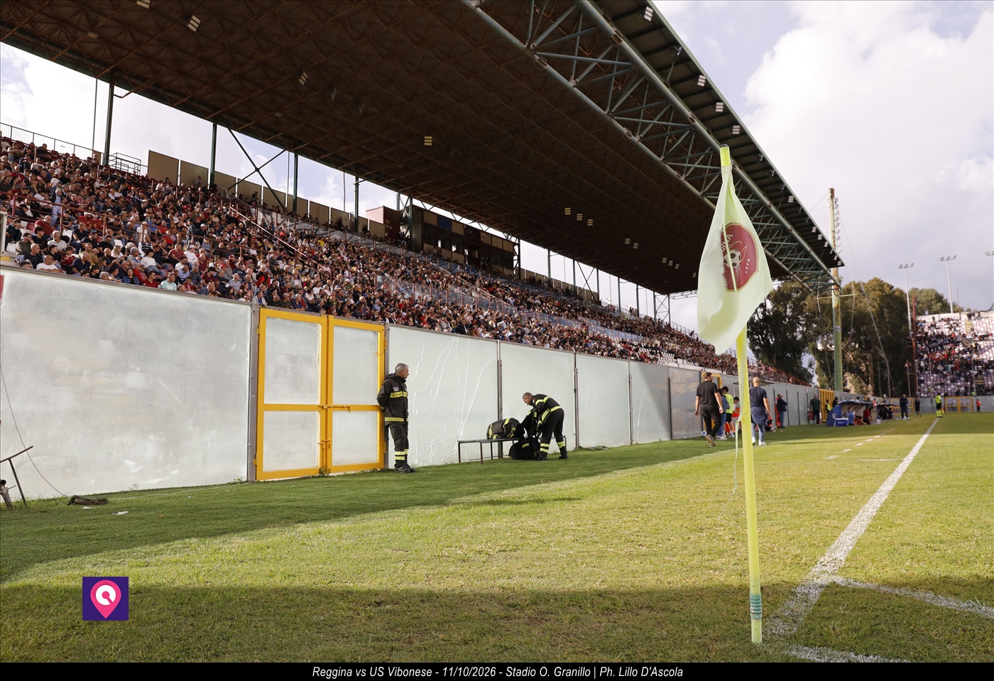 Bandierina Granillo tifosi tribuna coperta Granillo
