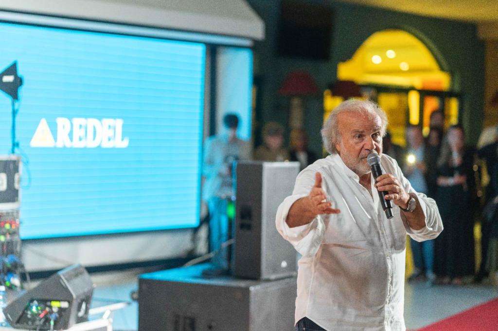 Jerry CaLà esimo Redel