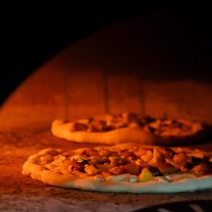 ‘PizzaVille’, Siderno diventa la città della pizza: dodici pizzerie e quattro giorni di spettacolo