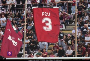 Poli Tifosi al Granill Curva Sud Bandiera Reggina