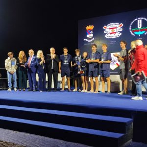 Regata del Mediterraneo, una notte indimenticabile: le Fiamme Gialle si aggiudicano la finalissima