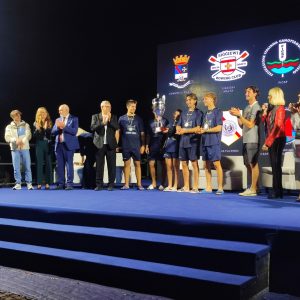 Regata del Mediterraneo, una notte indimenticabile: le Fiamme Gialle si aggiudicano la finalissima