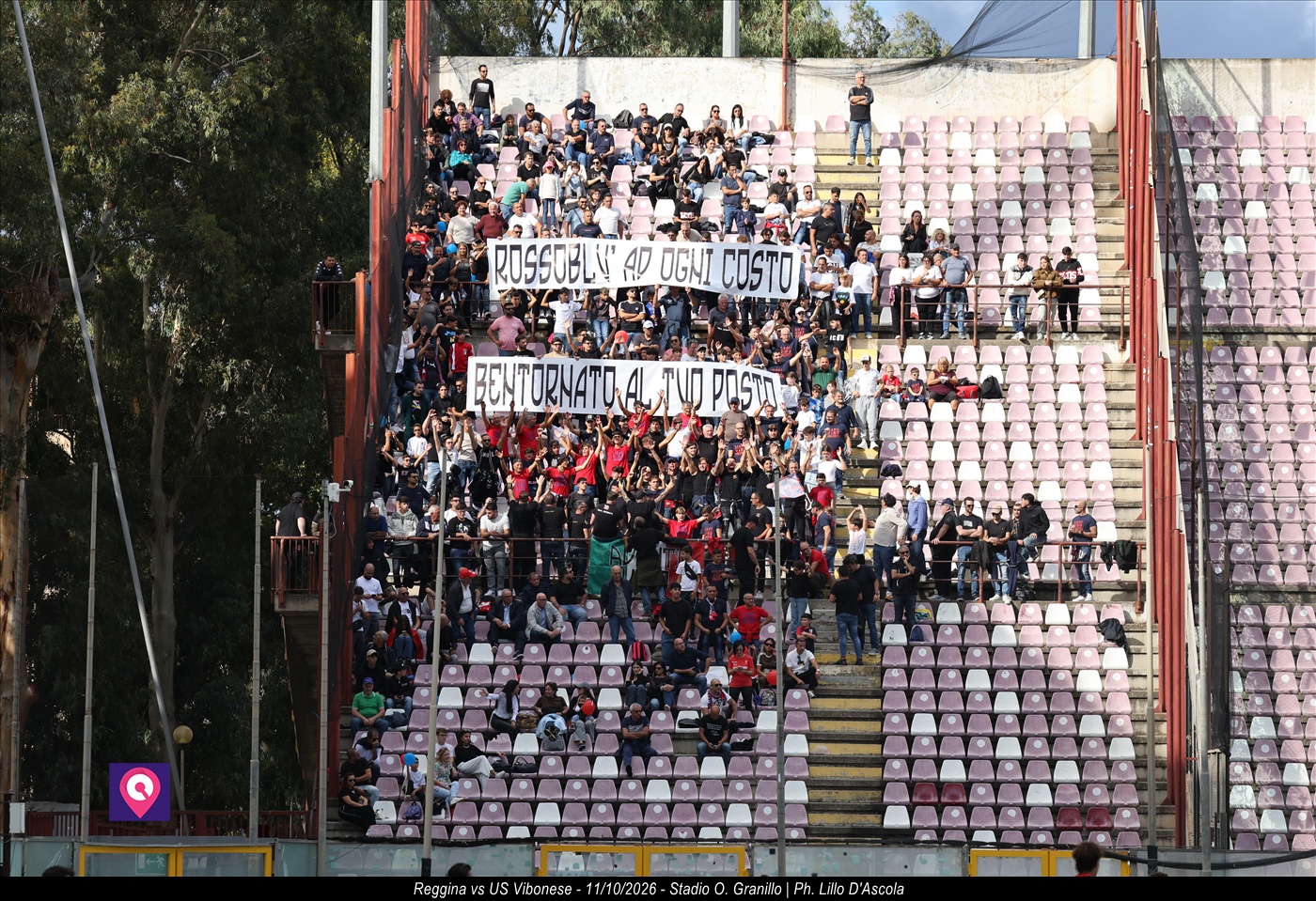 Striscione tifosi vibonese settore opsiti Granillo