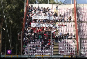 Striscione tifosi vibonese settore opsiti Granillo