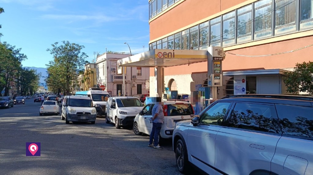 assalto distributori benzina carburante rc ()