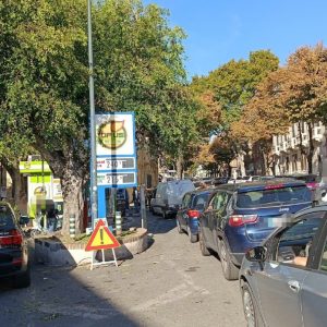Reggio, è psicosi carburante: distributori presi d’assalto e file interminabili – FOTO