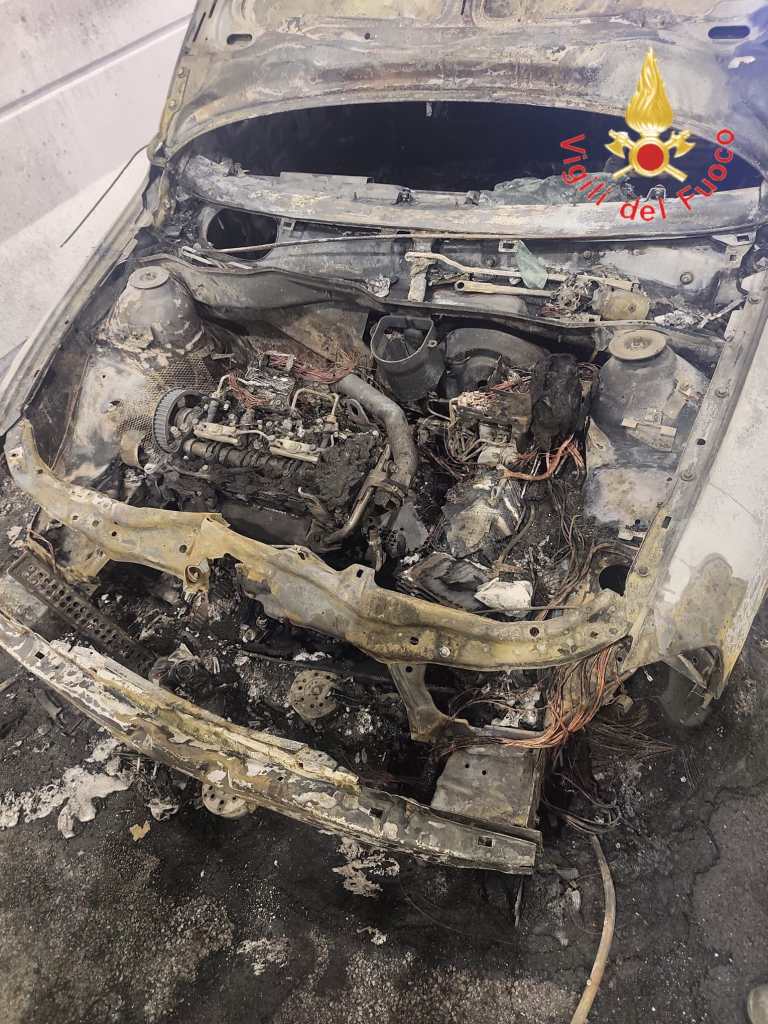 auto fiamme galleria sansinato ss
