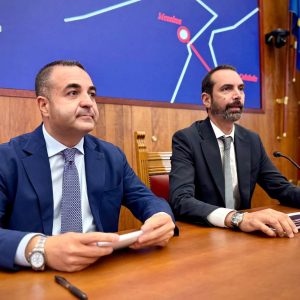 Reggio e Messina accelerano sull’area integrata: bus per il T. Minniti, le giunte si incontreranno ‘in mezzo allo Stretto’
