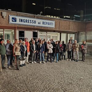 Emergenza dialisi a Reggio, malati allo stremo: ‘Basta annunci’. Poi l’appello (in piena notte) al sindaco Cannizzaro