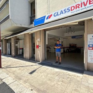 Glassdrive, l’eccellenza dei vetri auto a Reggio: premi in Italia e in Europa – FOTO