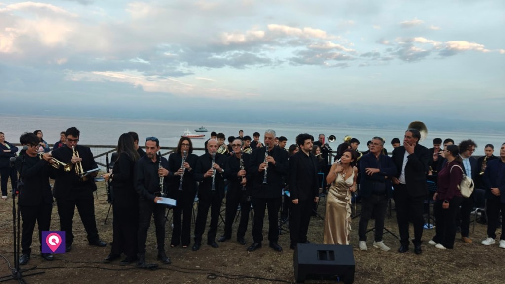 inaugurazione ponte calopinace banda musicale