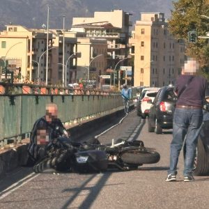 Reggio, incidente sulle bretelle del Calopinace