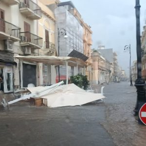 Maltempo a Reggio, convocato un tavolo operativo. Cannizzaro: ‘Al lavoro per il ripristino e la pulizia’ – VIDEO