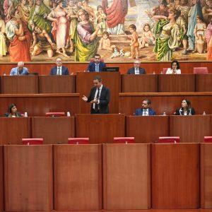 Occhiuto risponde all’opposizione: ‘Tranquilli, non lascio la Calabria. Questa legislatura durerà a lungo’
