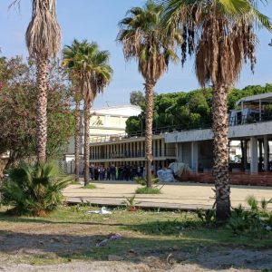 Reggio, blitz interforze al Lido Comunale: controlli nelle cabine e alla Torre Nervi