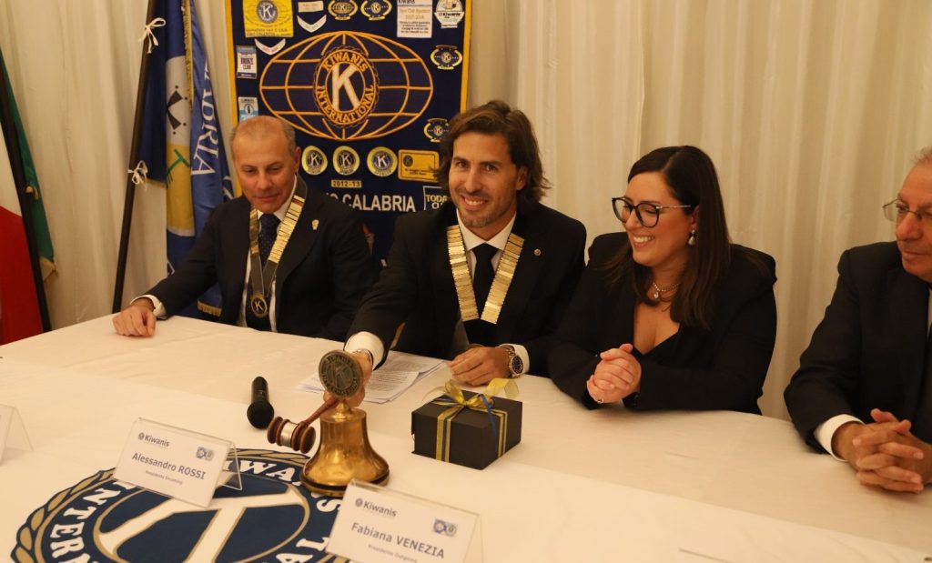 passaggio presidente Kiwanis Reggio Calabria Alessandro Rossi ()
