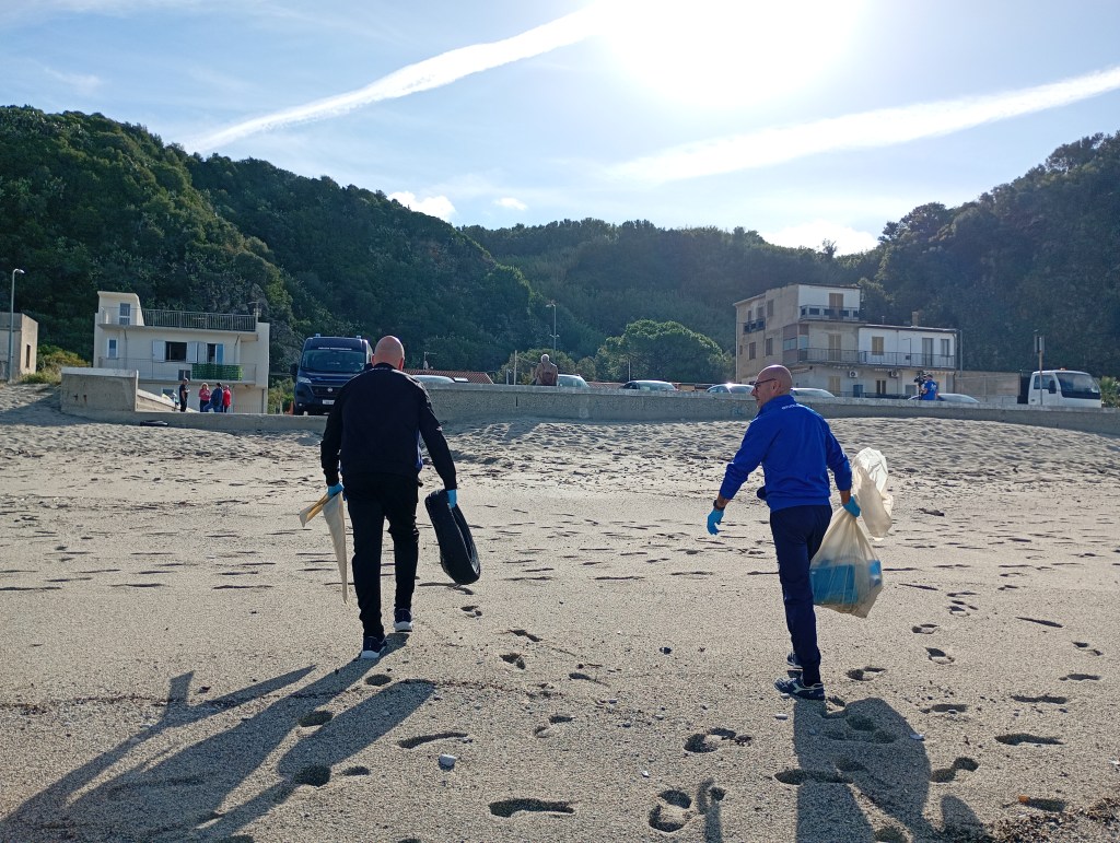 plastic free seconda chance pietrenere palmi volontari ()