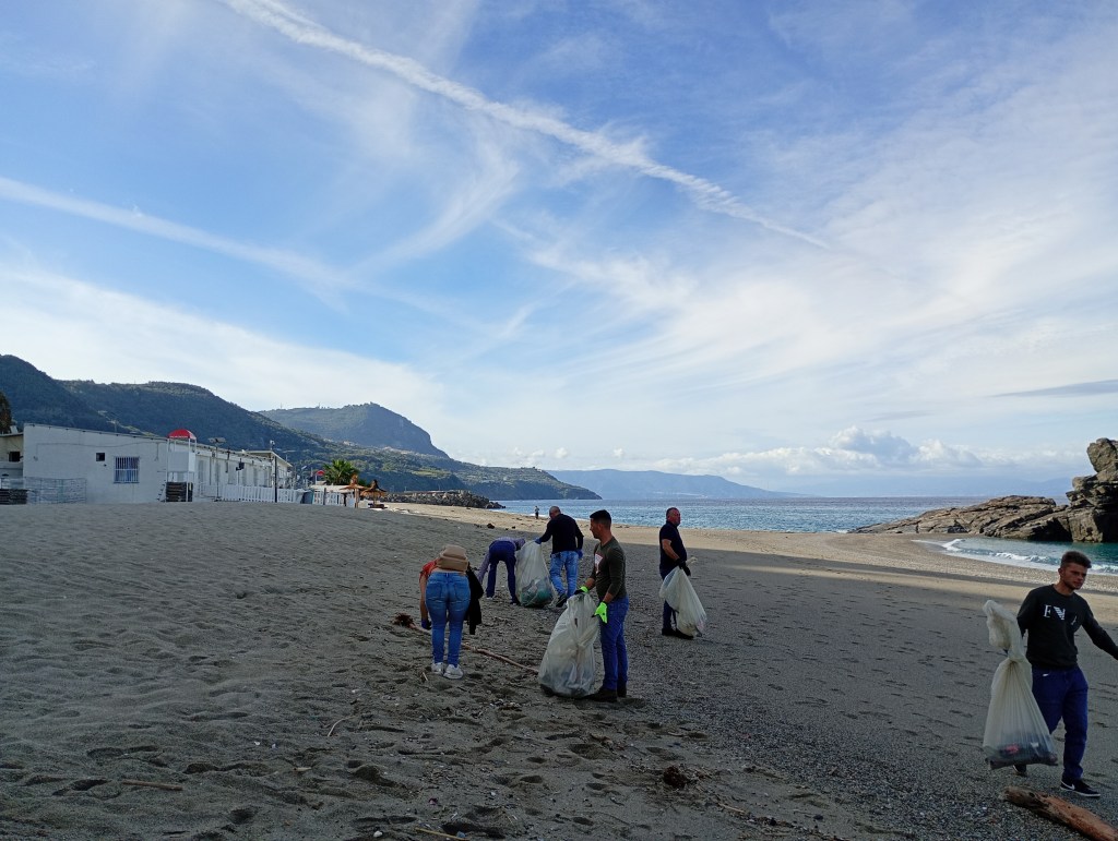 plastic free seconda chance pietrenere palmi volontari ()