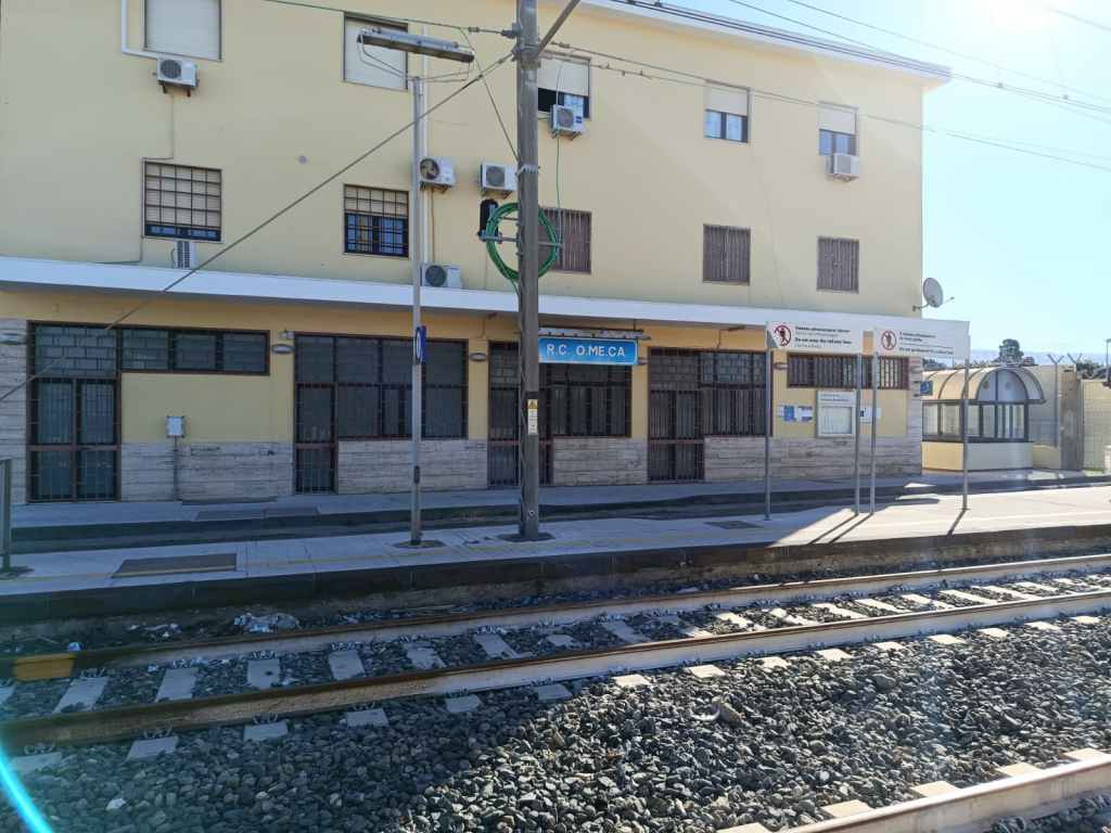 stazione Omeca uomo travolto treno