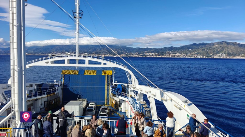 stretto messina ()