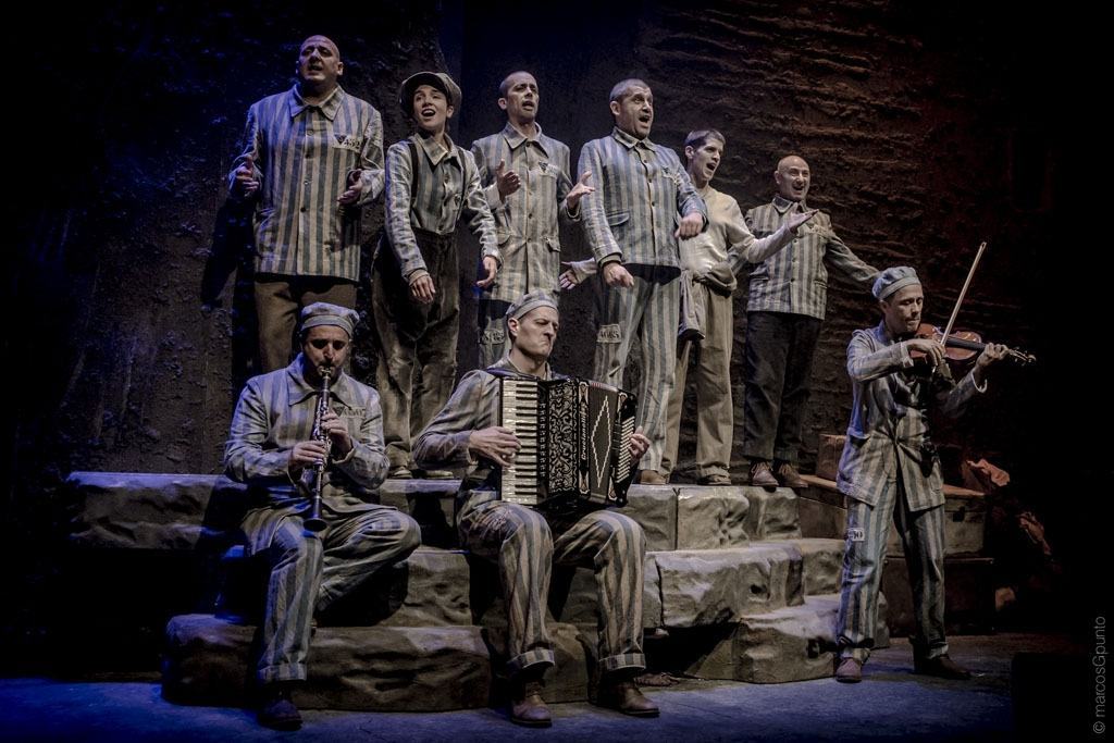 Scena dello spettacolo El Triángulo Azul sui deportati spagnoli a Mauthausen, Globo Teatro Festival