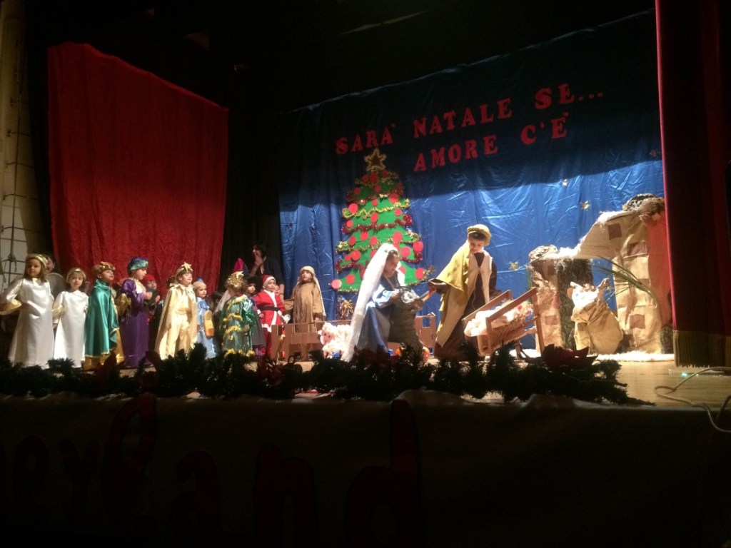 I bambini della scuola dell'infanzia Disneyland in scena al teatro Loreto di Reggio Calabria