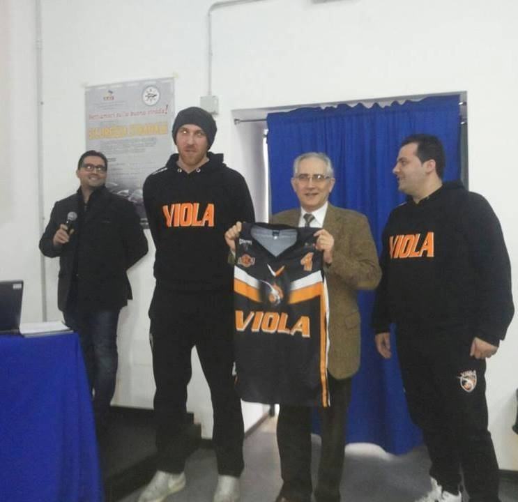 Sicurezza stradale: la Viola Basket sulla buona strada, insieme agli “Amici del lupo”