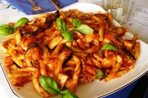 Come preparare i ‘maccarruni i casa’: la ricetta