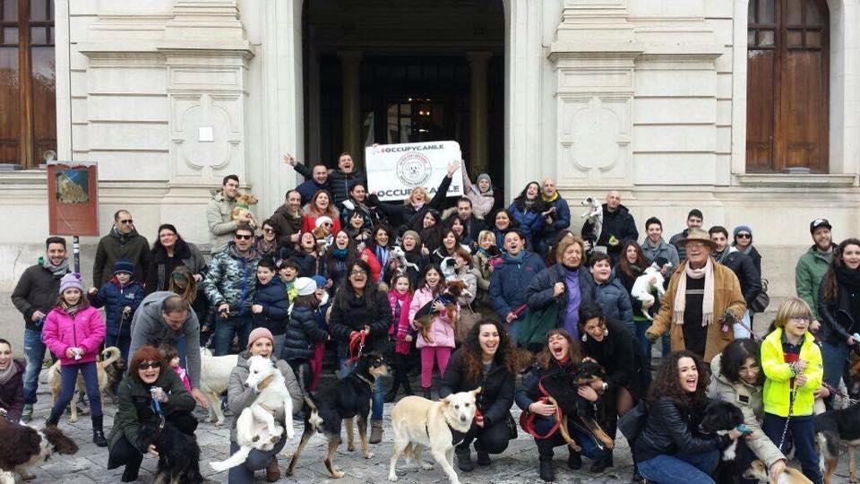 Grande successo per la ”Passeggiata dell’adozione” organizzata da Dacci Una Zampa a Reggio Calabria.
