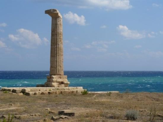 Il Club di territorio di Reggio Calabria lancia un appello per difendere il sito archeologico della Madonna di Capo Colonna